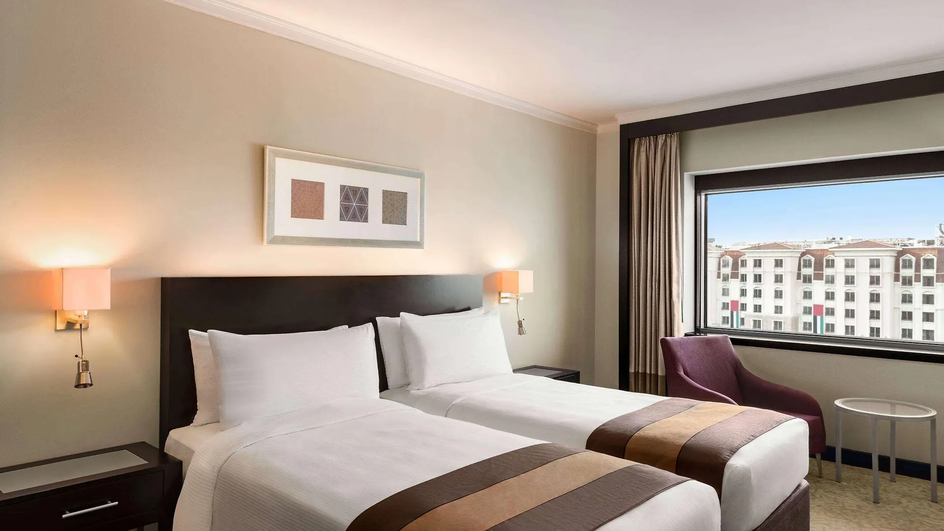 Отель Ramada Plaza By Wyndham Dubai Deira 4*,