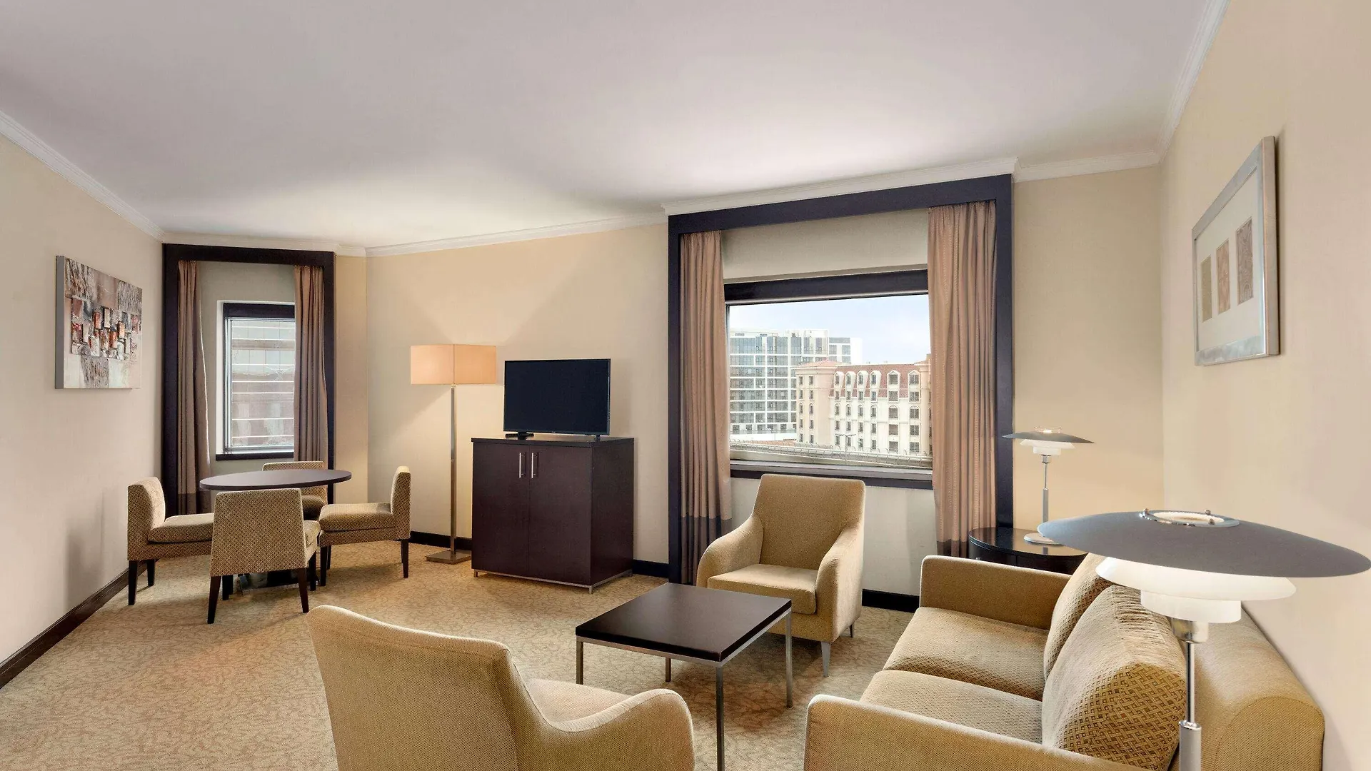 Отель Ramada Plaza By Wyndham Dubai Deira