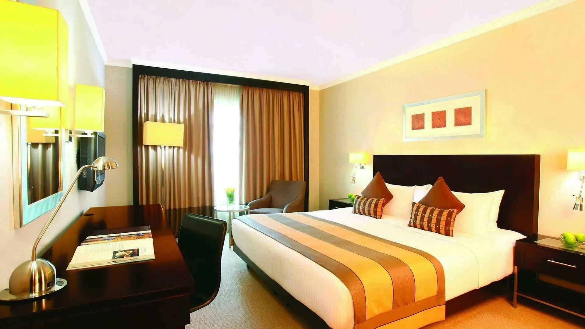 Отель Ramada Plaza By Wyndham Dubai Deira ОАЭ
