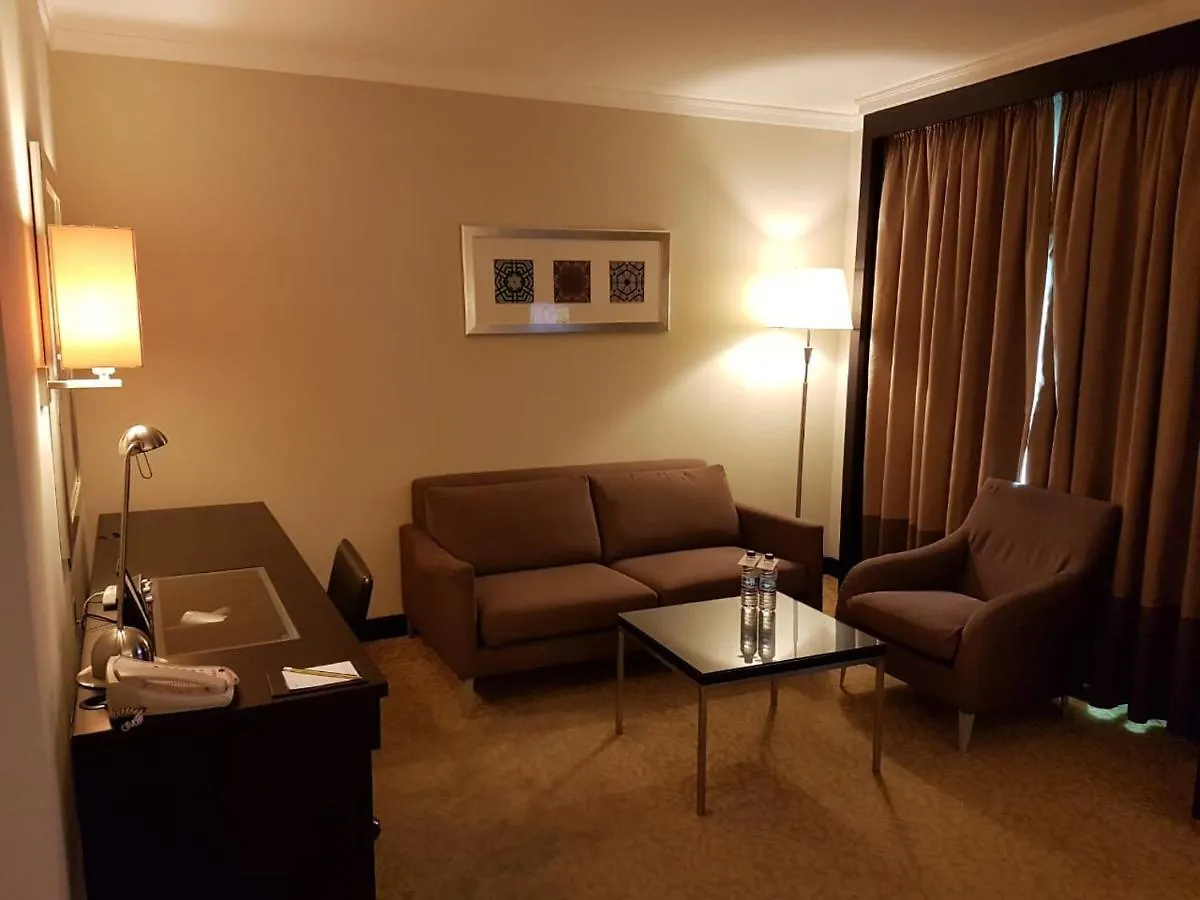 Отель Ramada Plaza By Wyndham Dubai Deira